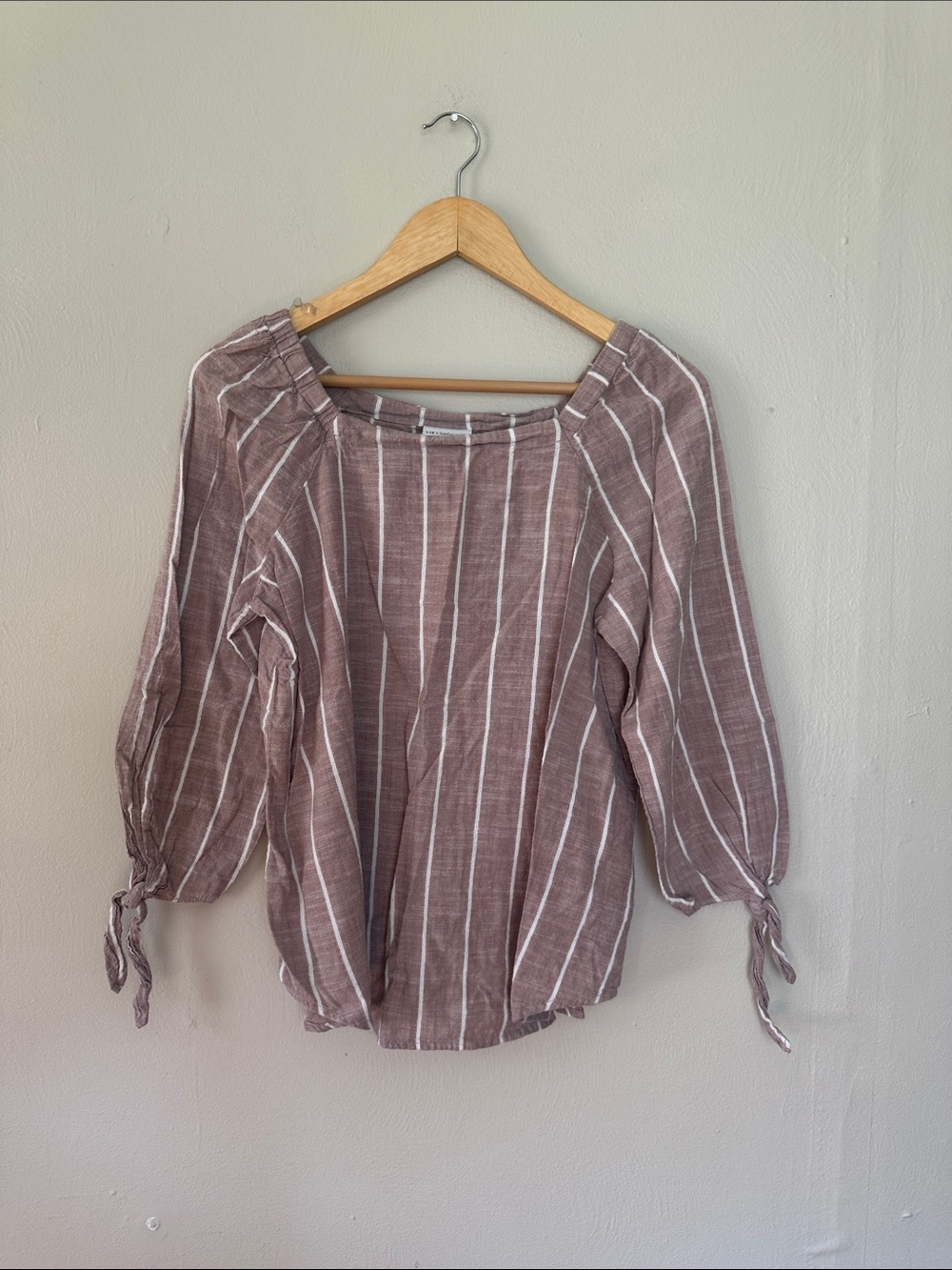Liz Claiborne Mauve and White Striped Peasant Top